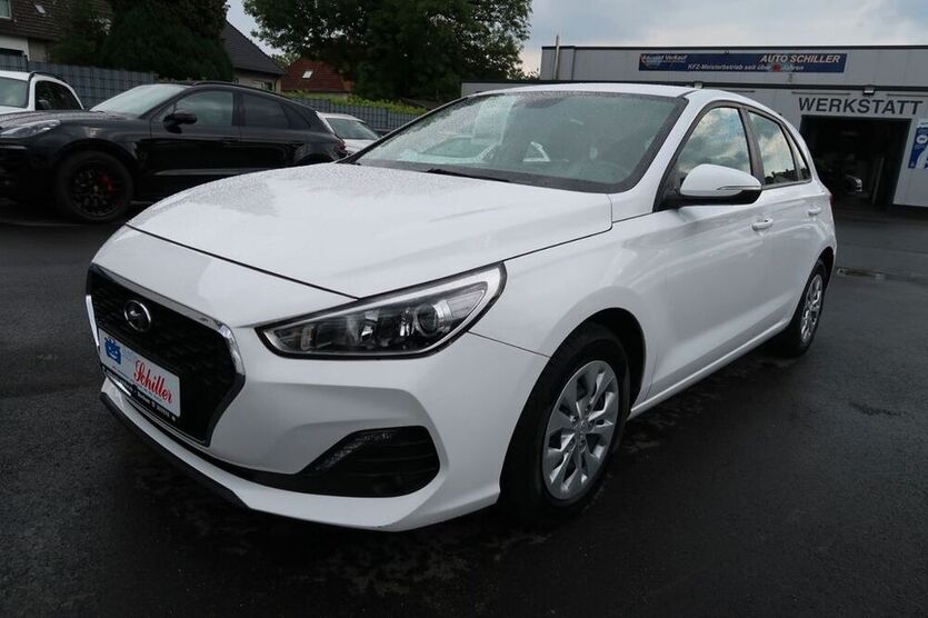 i30