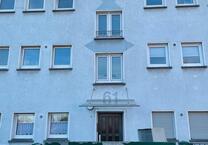 Schöne DG Wohnung mit Einbauküche und Geräten