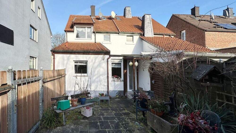 Charmante Doppelhaushälfte, 127 m², mit großzügigem Garten in E-Schonnebeck 4 zimmer