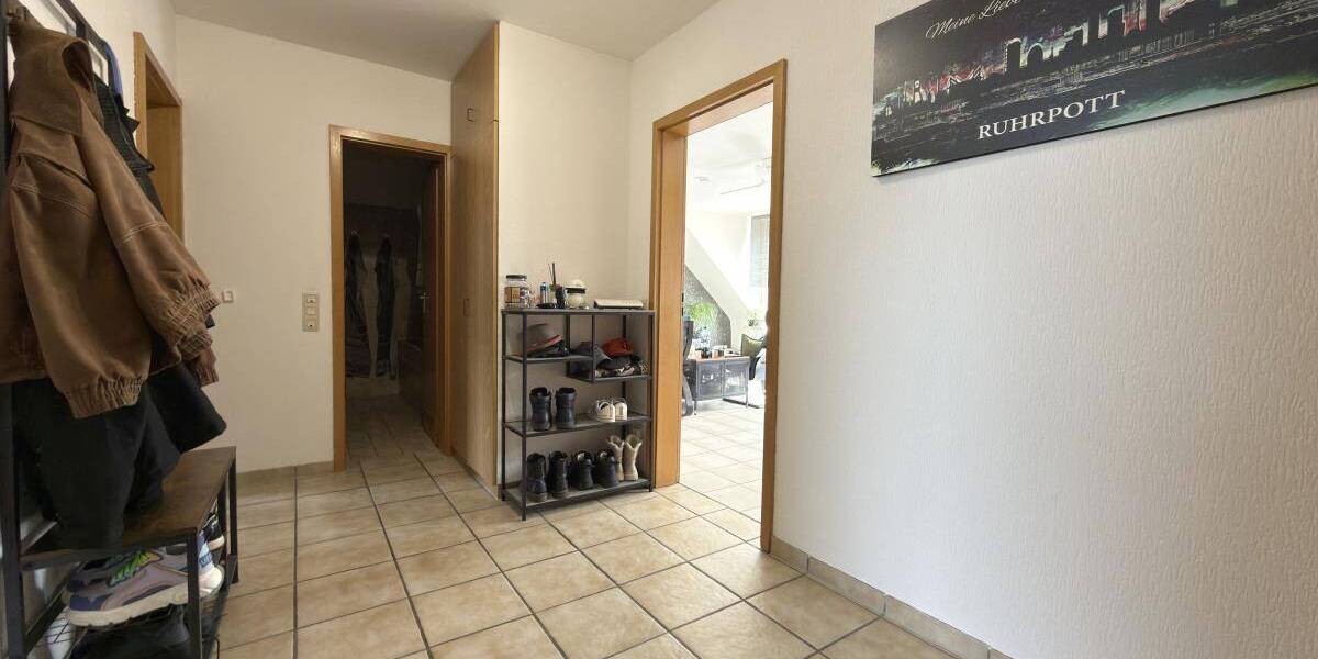 Etagenwohnung Oberhausen Schmachtendorf - 2 Zimmer, 75 m&sup2;, 675&euro; | Angebot:26754009