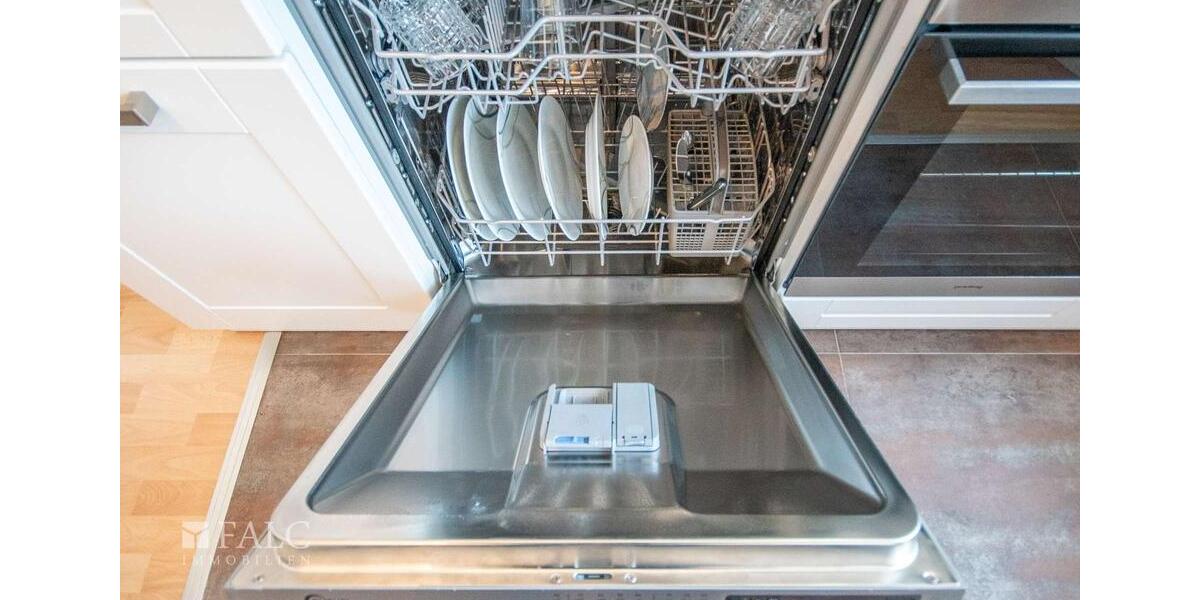 Etagenwohnung Essen Stadtkern - 1 Zimmer, 35 m&sup2;, 990&euro; | Angebot:24493583