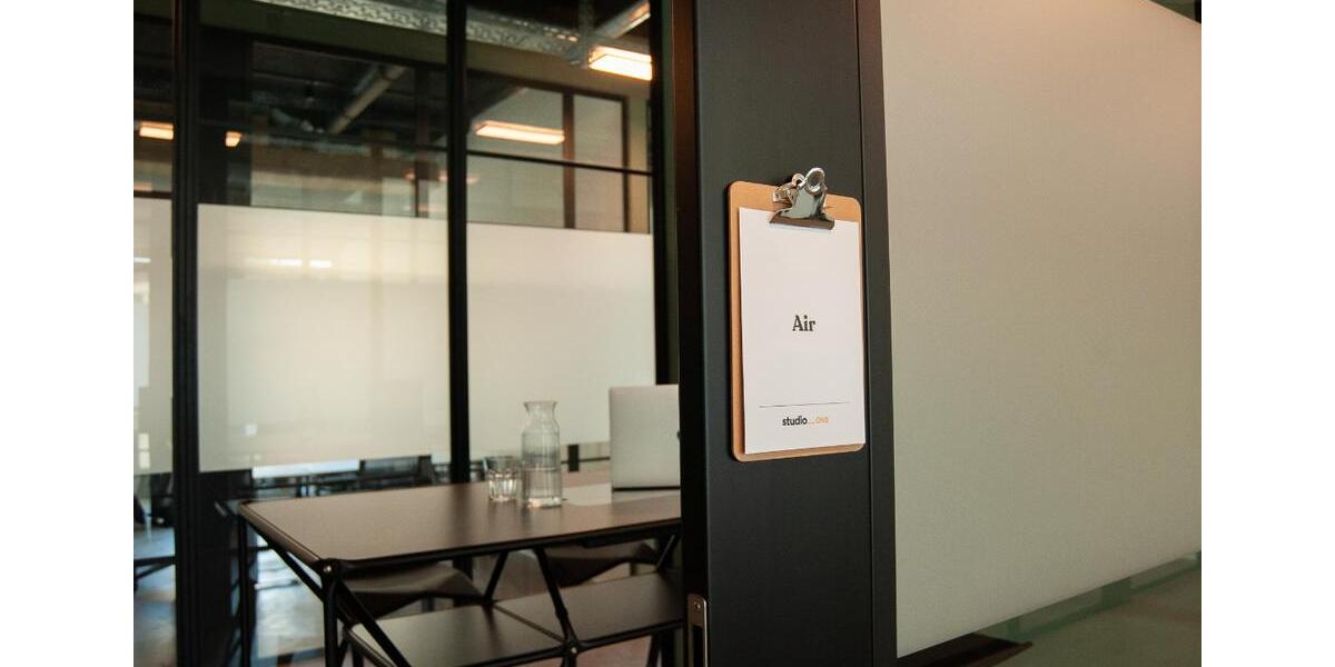 Double Office Balcony: Abgeschlossener Büroraum im Studio One zimmer