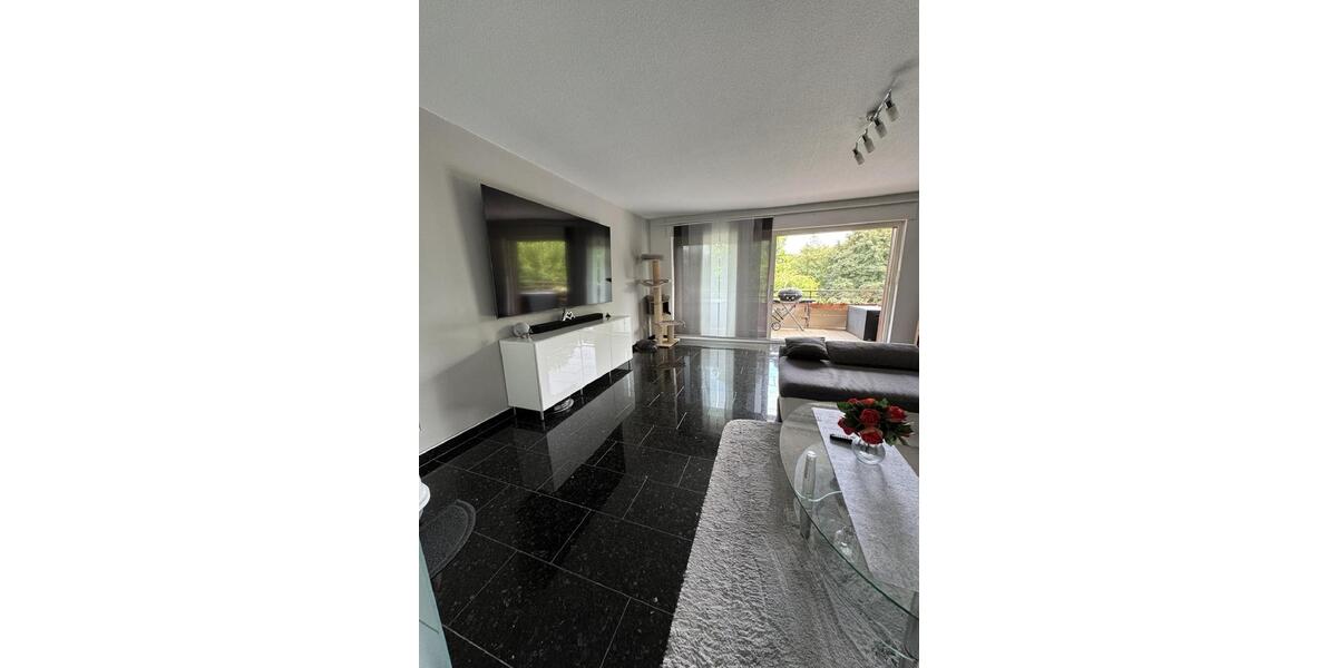 Gehobene Eigentumswohnung nahe Erlbruchpark mit Balkon und Garage 2 zimmer