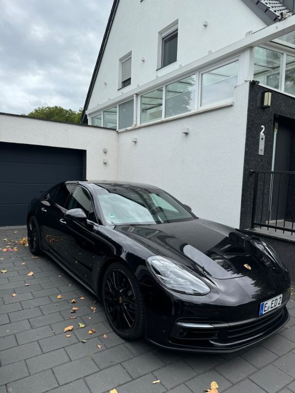 Porsche Panamera 135.000 km 61.500 € Essen 45139