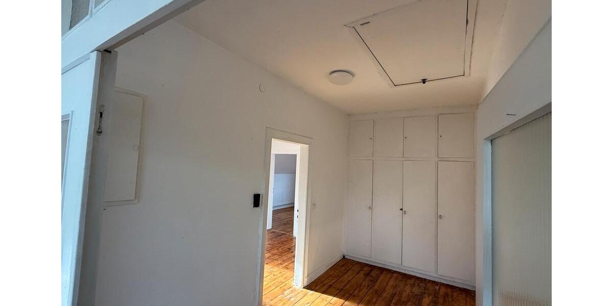 Dachgeschoßwohnung Hagen Hohenlimburg - 4 Zimmer, 122 m&sup2;, 1.250&euro; | Angebot:25285301