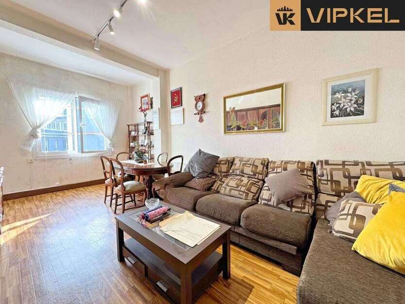 Wohnung zum Kaufen in A Coruña 280.000 € 90 m²