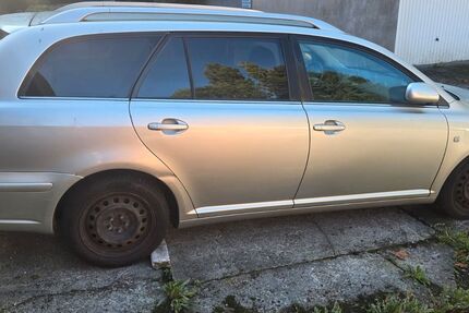Toyota Avensis 300.900 km 2.300 &euro; Witten 58453
