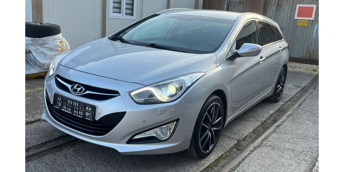Hyundai i40 157.000 km 8.290 &euro; Hattingen 45525