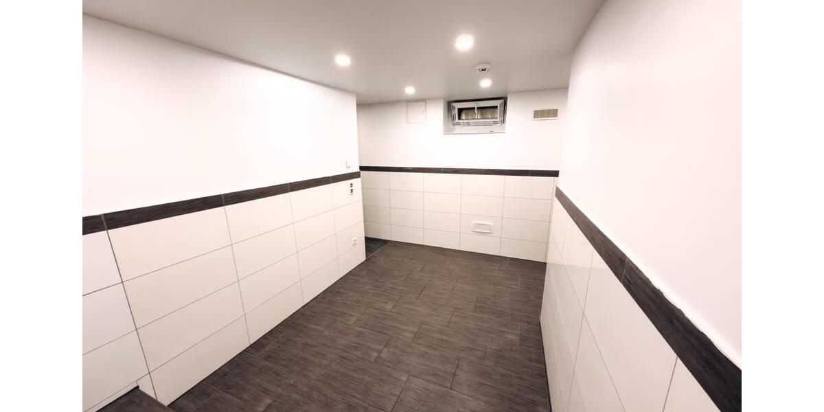 Luxuriöses Einfamilienhaus mit modernem Soutterain- Ausbau 5 zimmer