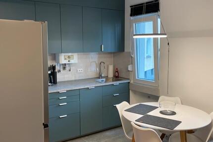 Exclusiv möbilierte Wohnung. Zentrale Lage 3 zimmer