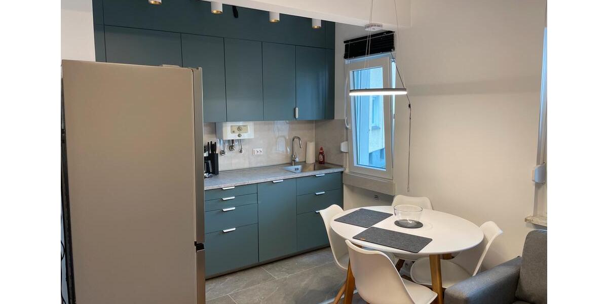 Exclusiv möbilierte Wohnung. Zentrale Lage 3 zimmer