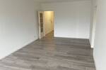 3-Zimmer-Wohnung + Loggia! Renoviert, separate Küche, Wannenbad, neuer Boden, Aufzug