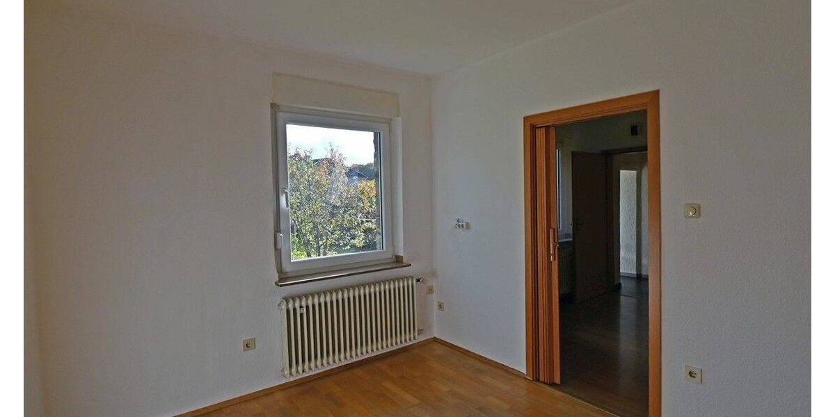 Charme trifft Saarn! Einseitig angebauter Altbau-Schatz auf tollem Grundstück 5 zimmer