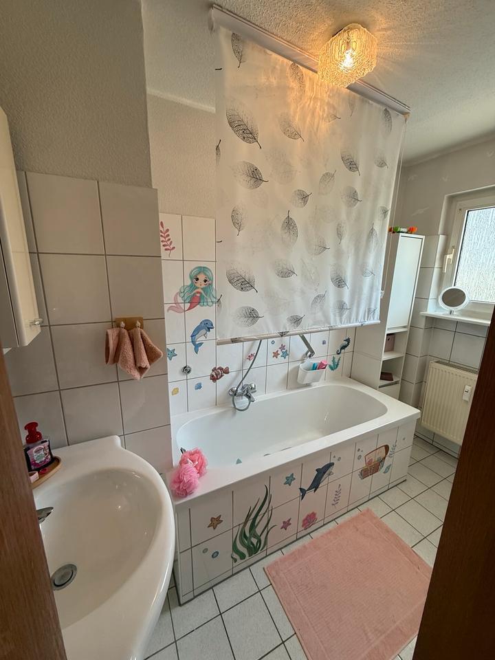 Familienfreundliches Wohnen: Haus mit Garten, Terrasse und Balkon