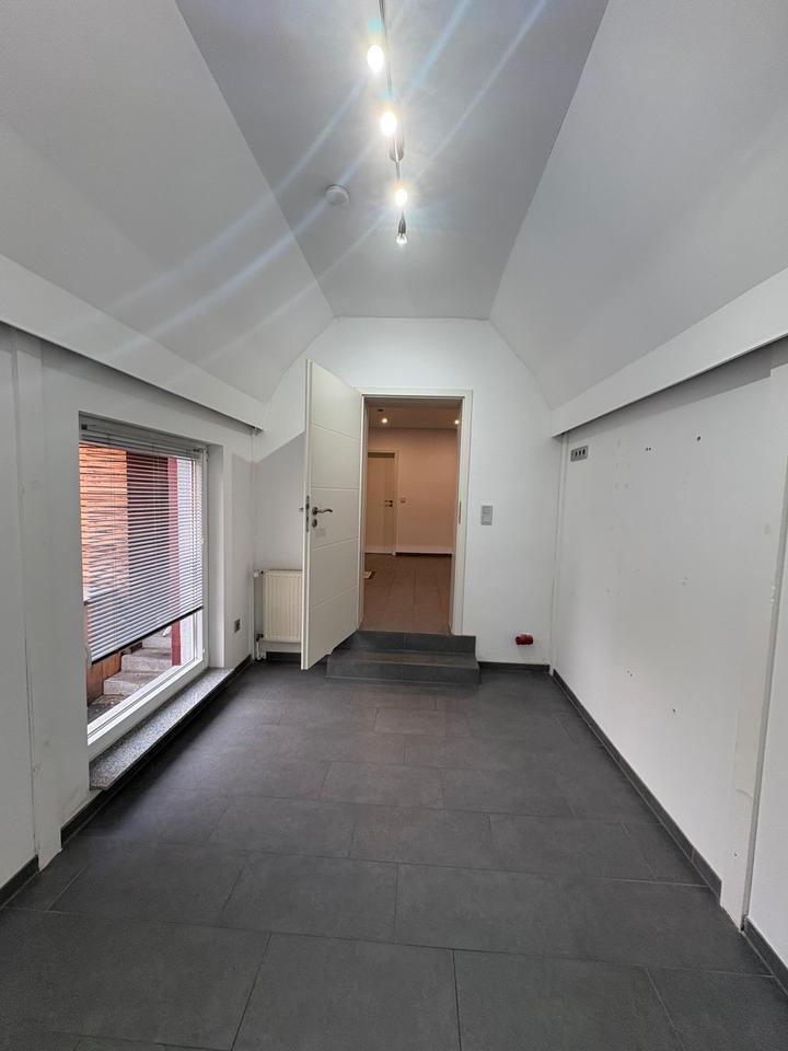 BüroStudioLokal ca.65qm,3,5Zi,Küche,2xWC C-R Bahnhofstr. zimmer