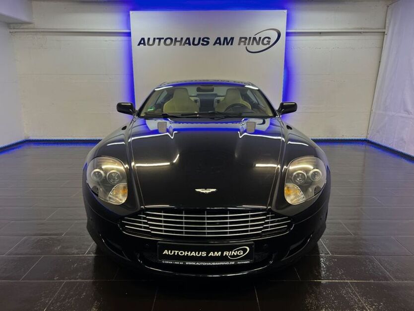 DB9