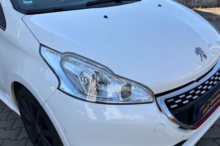 Peugeot 208 97.800 km 8.990 &euro; Dortmund 44379