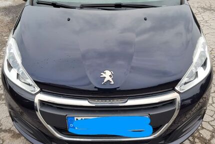 Peugeot 208 120.727 km 5.600 &euro; Wülfrath 42489