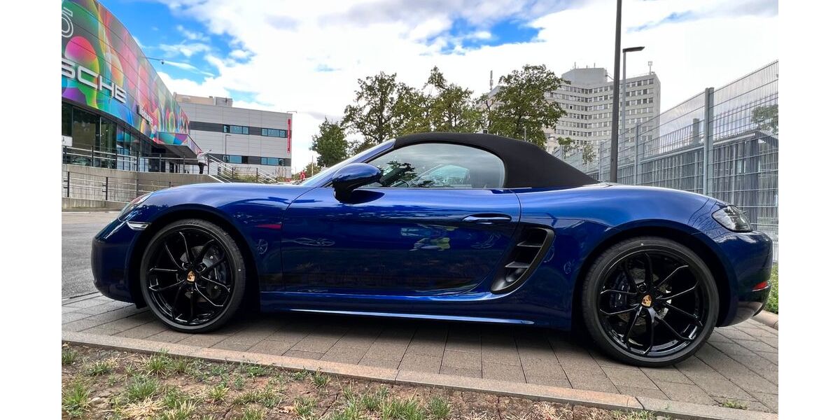 Porsche Boxster 17.800 km 72.701 &euro; Essen 45359