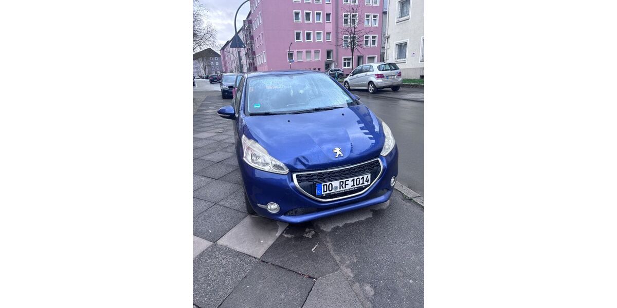 Peugeot 208 123.000 km 2.800 &euro; Dortmund 44145