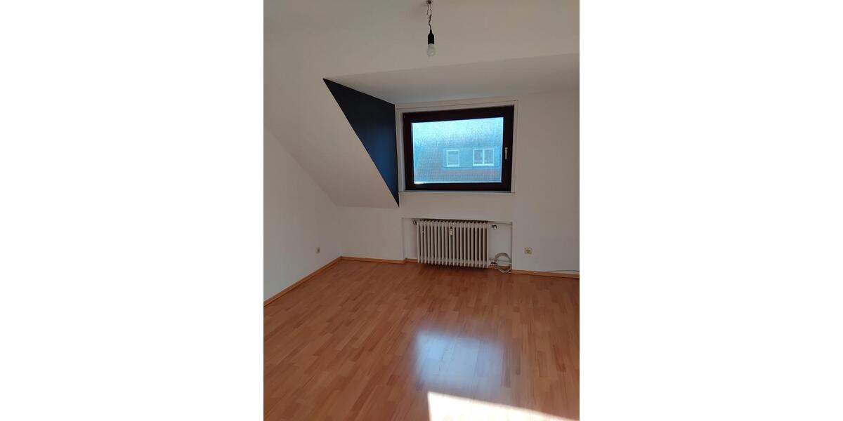 Dachgeschoßwohnung Bochum Eppendorf - 3 Zimmer, 62 m&sup2;, 470&euro; | Angebot:25377633