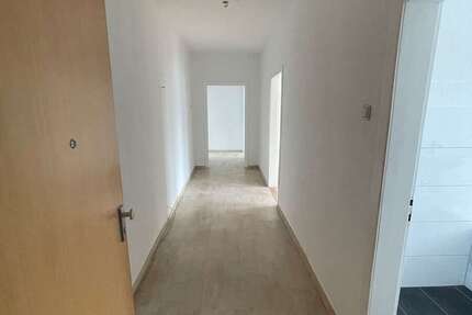Wohnung Bottrop Stadtmitte - 3 Zimmer, 80 m&sup2;, 600&euro; | Angebot:27180866