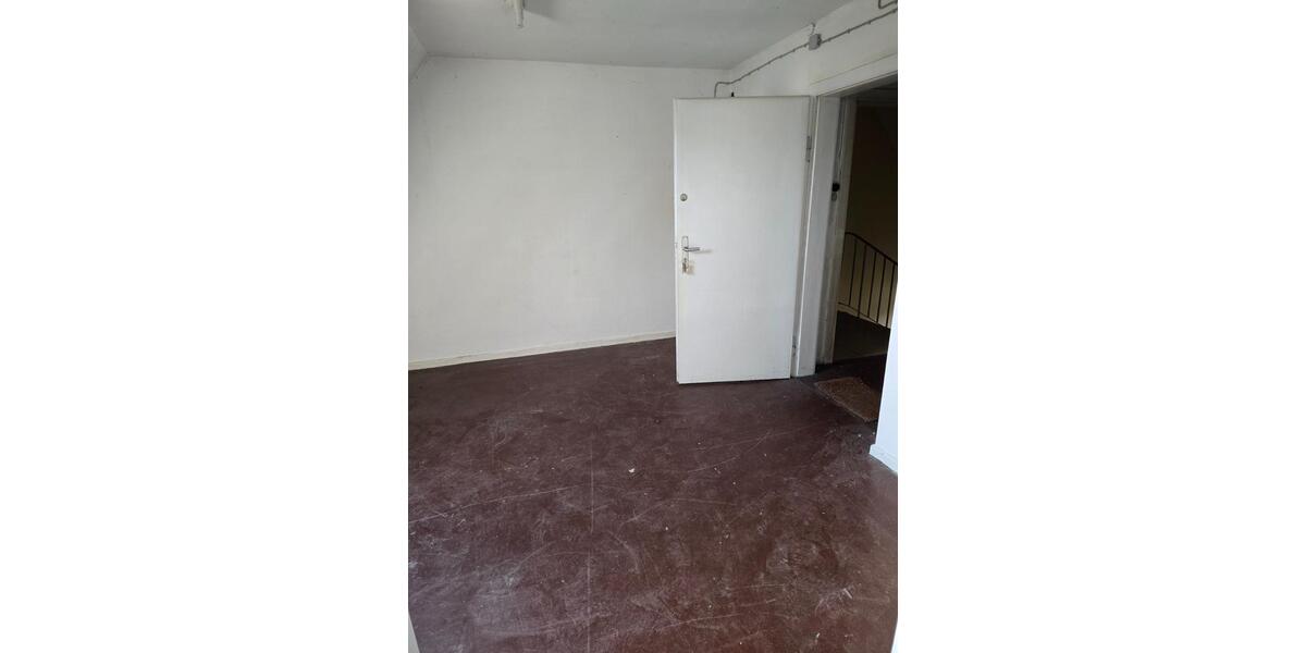 Lagerplatz in einer Mansade zimmer