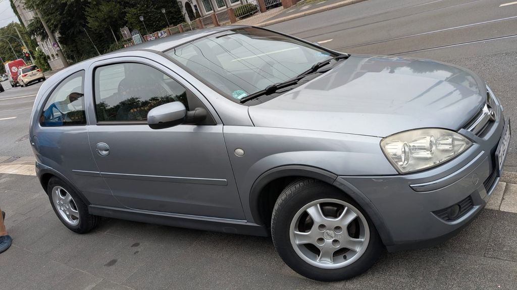 Opel Corsa 157.000 km 850 &euro; Essen 45457