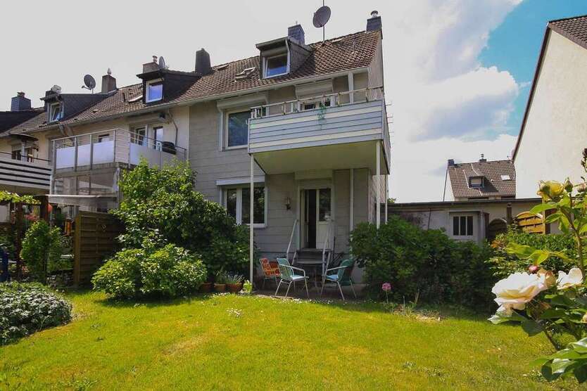 Haus zum Kaufen in Düsseldorf 395.000 € 127.54 m²