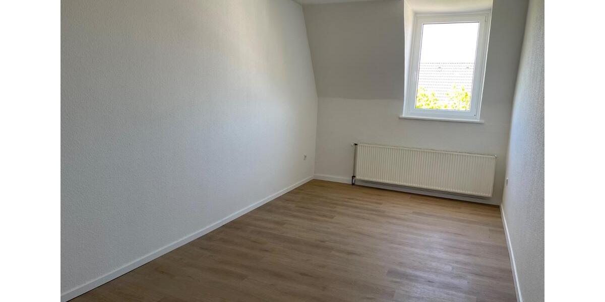 Dachgeschoßwohnung Bochum Bochum-Südwest - 4 Zimmer, 96 m&sup2;, 575&euro; | Angebot:25637333