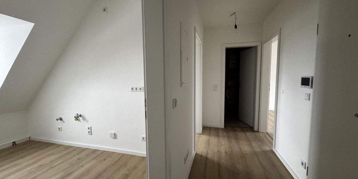 Erstbezug nach Sanierung: Helle Dachgeschosswohnung ca. 51 m² in Holsterhausen 3 zimmer