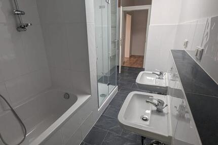 Lichtdurchflutete 4-Zimmerwohnung mit Studio im Baudenkmal zimmer