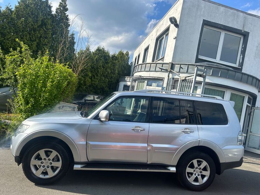 Mitsubishi Pajero 150.000 km 11.400 € Essen 45326