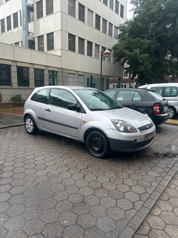 Ford Fiesta 310.000 km 750 € Dortmund 44339