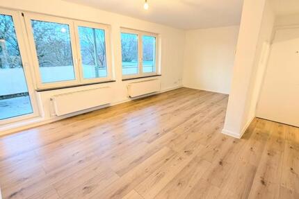 **Frisch renoviert: +neuer Laminat +weiße Wände +neues Tageslichtbad +2 Balkone** 2 zimmer