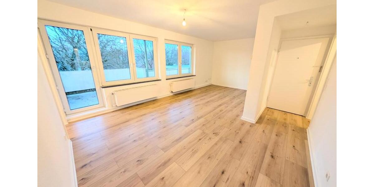 **Frisch renoviert: +neuer Laminat +weiße Wände +neues Tageslichtbad +2 Balkone** 2 zimmer