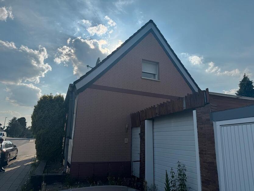 Einfamilienhaus mit Garten, Carport & Stellplatz