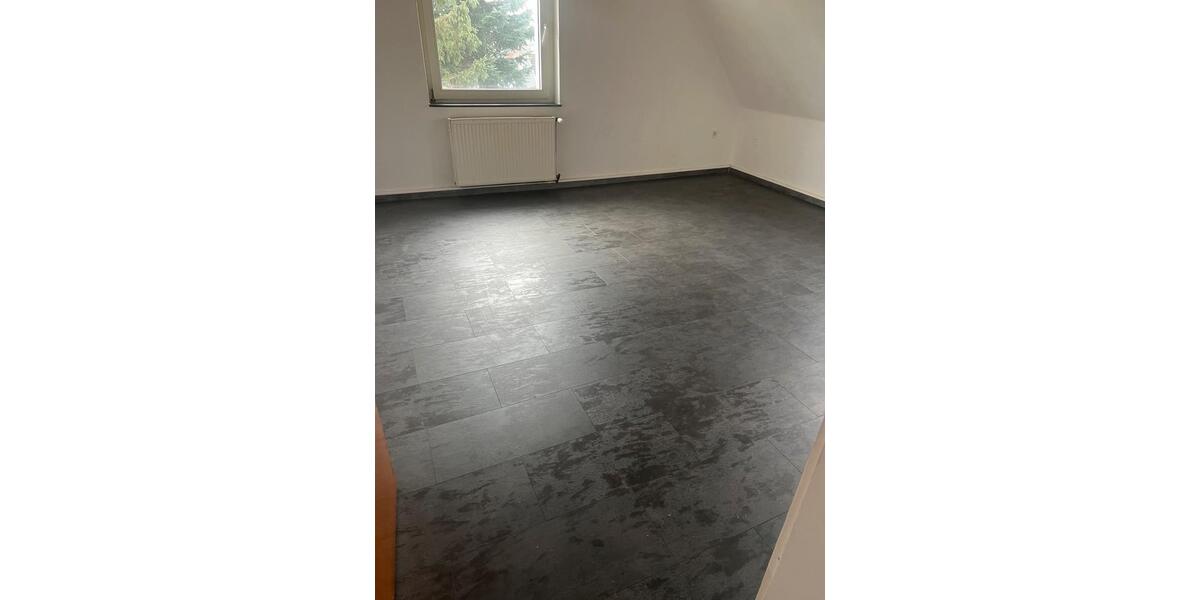 Dachgeschoßwohnung Oberhausen Biefang - 3.5 Zimmer, 78 m&sup2;, 750&euro; | Angebot:24429674