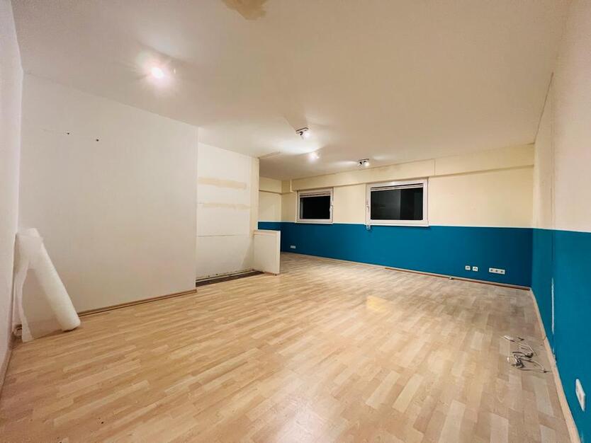 BÜRO33qm*TOP Lage Frankenstr.BREDENEY*Stark befahren+Fensterfront zimmer