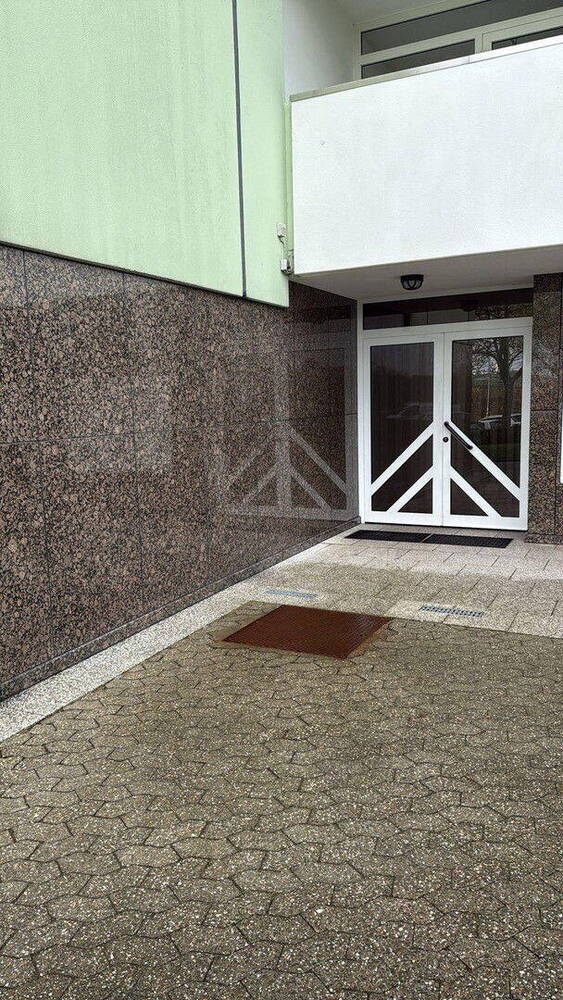 Schöne 2 Zimmer Eigentumswohnung mit Balkon und Tiefgaragenstellplatz