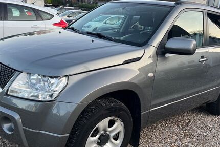 Suzuki Grand Vitara 180.000 km 5.499 &euro; Essen 45355