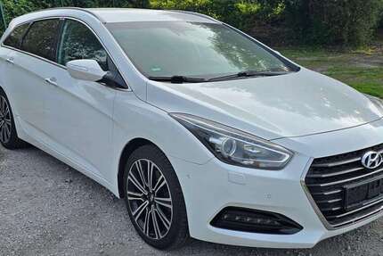 Hyundai i40 111.651 km 8.300 € Gelsenkirchen 45883