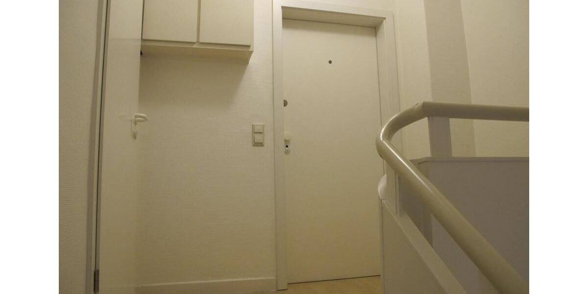 Stadtvilla in Bestlage, eine Wohnung pro Etage, Gartenmitnutzung 3.5 zimmer