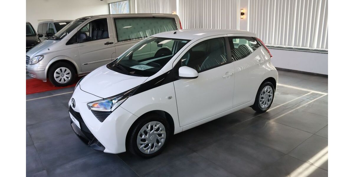 Toyota Aygo (X) 41.690 km 9.950 &euro; Essen 45329