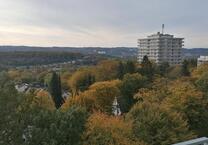 Sonnenseite mit Ausblick - EBK und Stellplatz