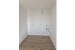 Helles 2-Zimmer-Apartment + Loggia, renoviert, offener Kochbereich, Wannenbad, neuer Boden, Aufzug