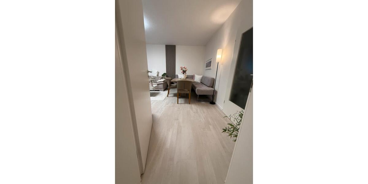 Modernisierte 3-Zimmer-Wohnung mit 2 Gartenflächen & hwt. Aust. 3 zimmer