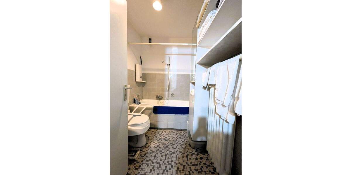 Nähe Westfalenpark *** Sehr solides Wohn- und Geschäftshaus *** 2 LL und 11 WE zimmer