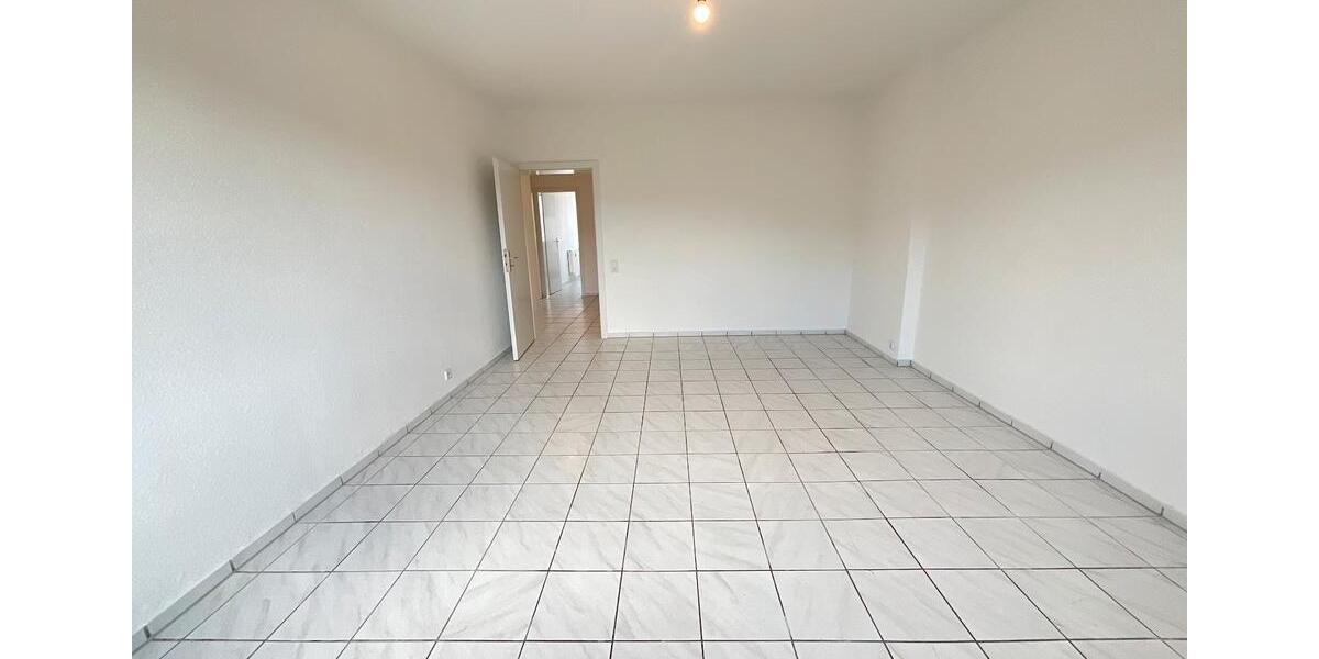 Frisch renoviert in Ihre eigene 2 Zimmerwohnung 2 zimmer