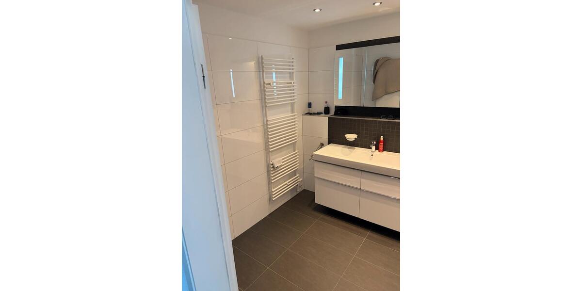 Etagenwohnung Velbert Pöthen - 2 Zimmer, 83 m&sup2;, 1.250&euro; | Angebot:26415588